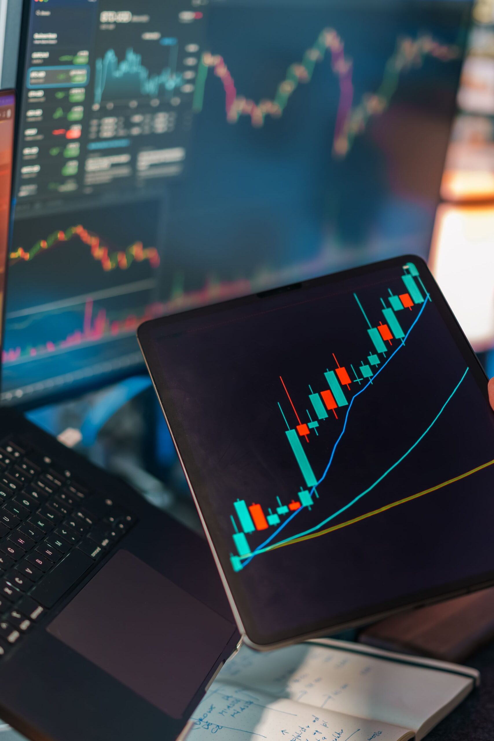 Dow Jones crosses 53,000 as AI stocks rebound ahead of Fed minutes and Samsung earnings