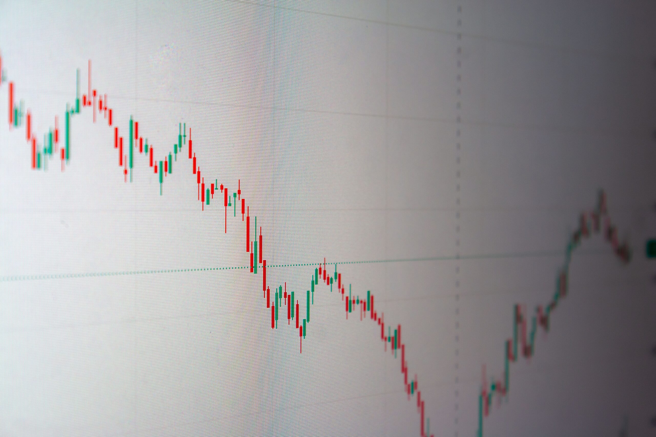 Netflix stock drops after earnings as investors react to weaker Q3 guidance and slowing growth expectations.